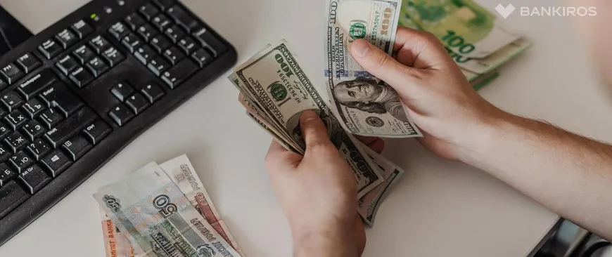 Покупать доллары сейчас или ждать дальнейшего укрепления рубля? Прогноз эксперта