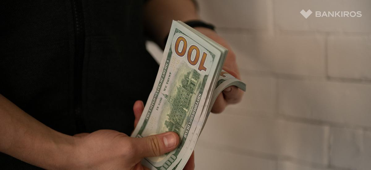 Власти запланировали падение курса рубля: что будет с долларом до конца года