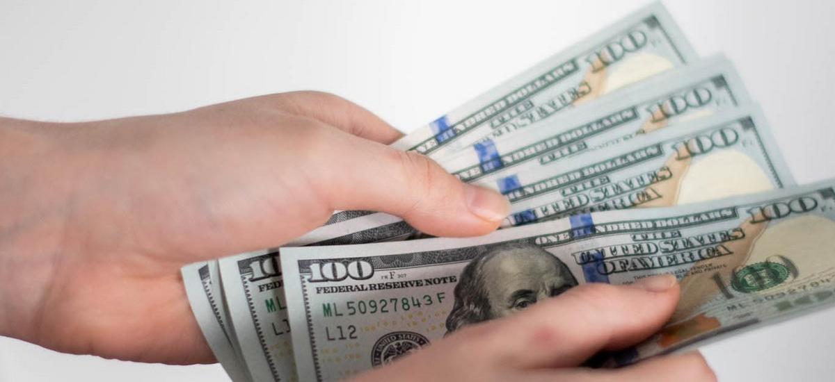«Я не верю в перспективы рубля»: эксперт назвал условия для доллара по 100 рублей