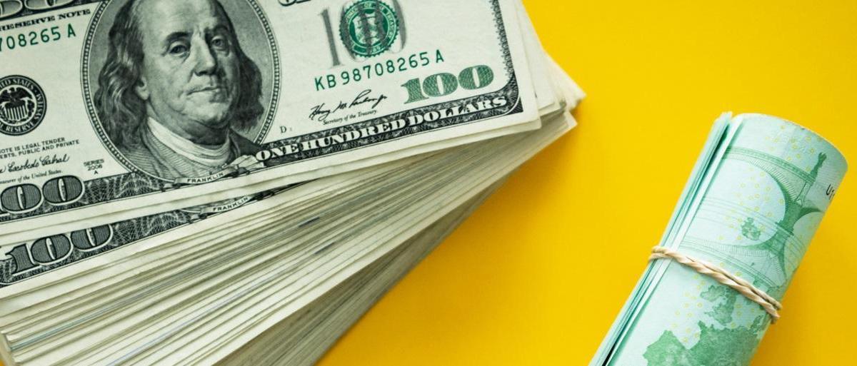 «Доллар обрушится в одночасье»: эксперт объяснила причины